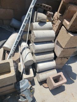 Cemet block round  around 30