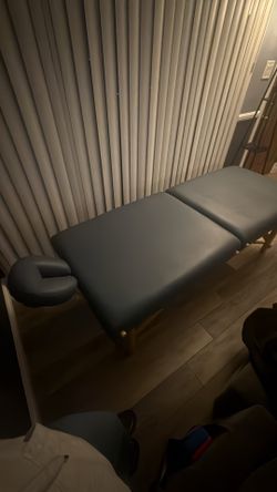 Lashing/massage bed