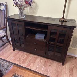 Wooden decorations wardrobe 