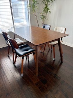 Amman dining table and chairs set