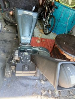 Working craftsman woodchipper