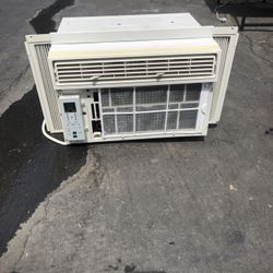 Very Good Condition Arctic King Air Conditioner 