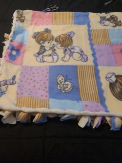 Blanket/PRECIOUS MOMENTS & WHITE