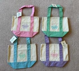 TRADER JOES MINI CANVAS TOTE BAGS (COMPLETE SET OF FOUR) – NEW WITH TAGS – SPRING PASTEL COLORS