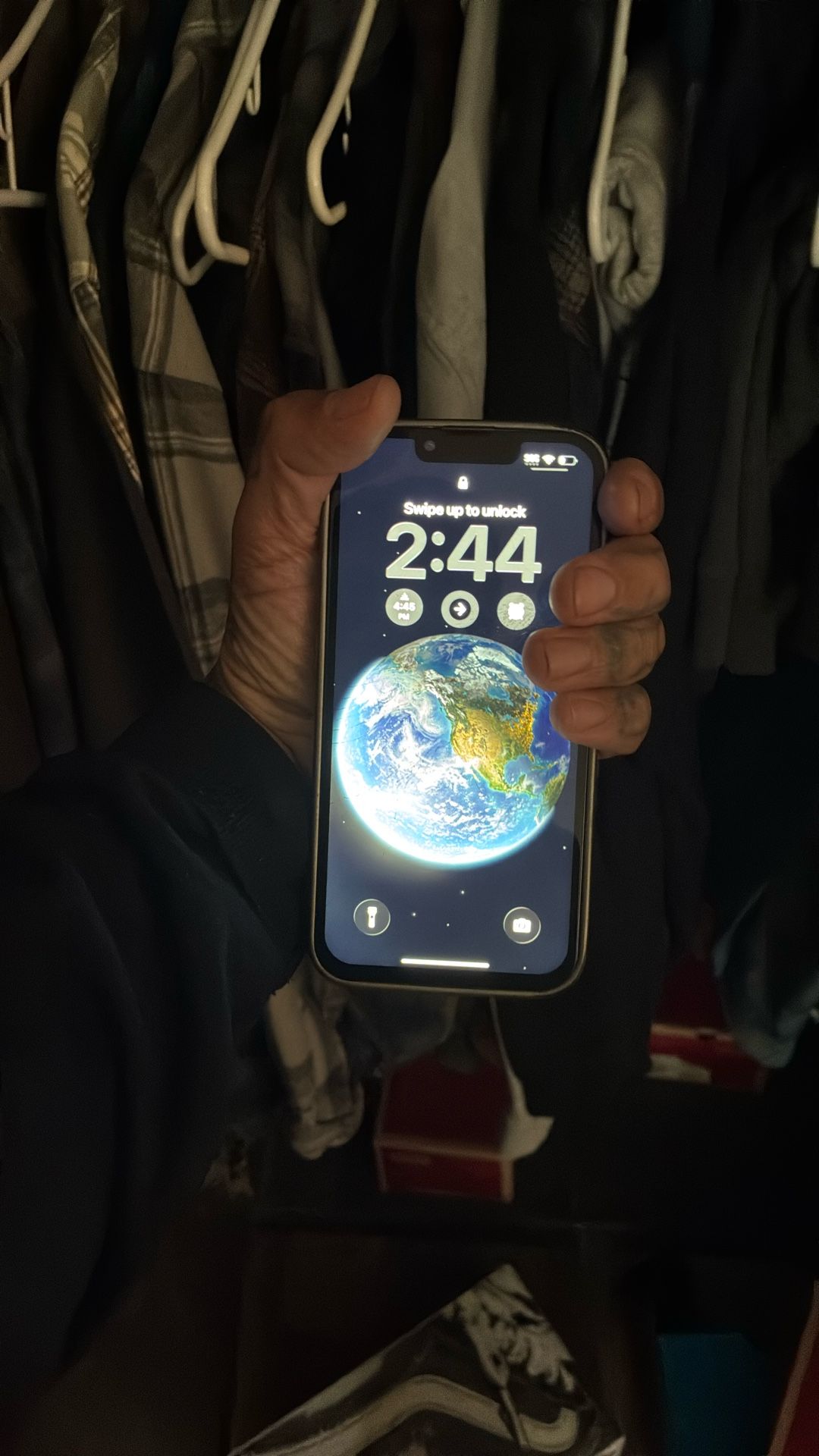 Unlocked iPhone 13 Pro (black Titanium)