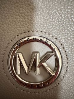 Title: Michael Kors Gray Pebbled Leather Crossbody Bag – New Without Tags