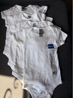 4 Glidan Size 3-6m onesies