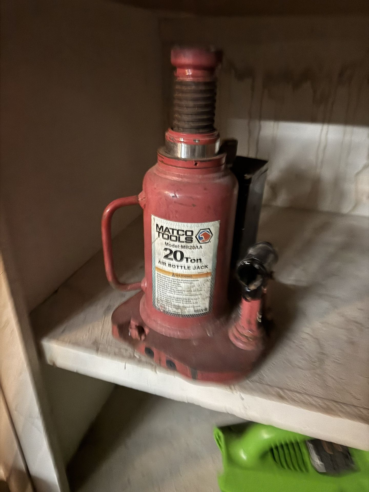 Matco Tools 20-Ton Air Bottle Jack