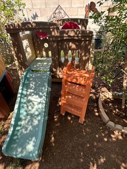 Step2 woodland climber with slide Playset