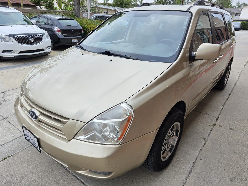 2008 KIA Sedona