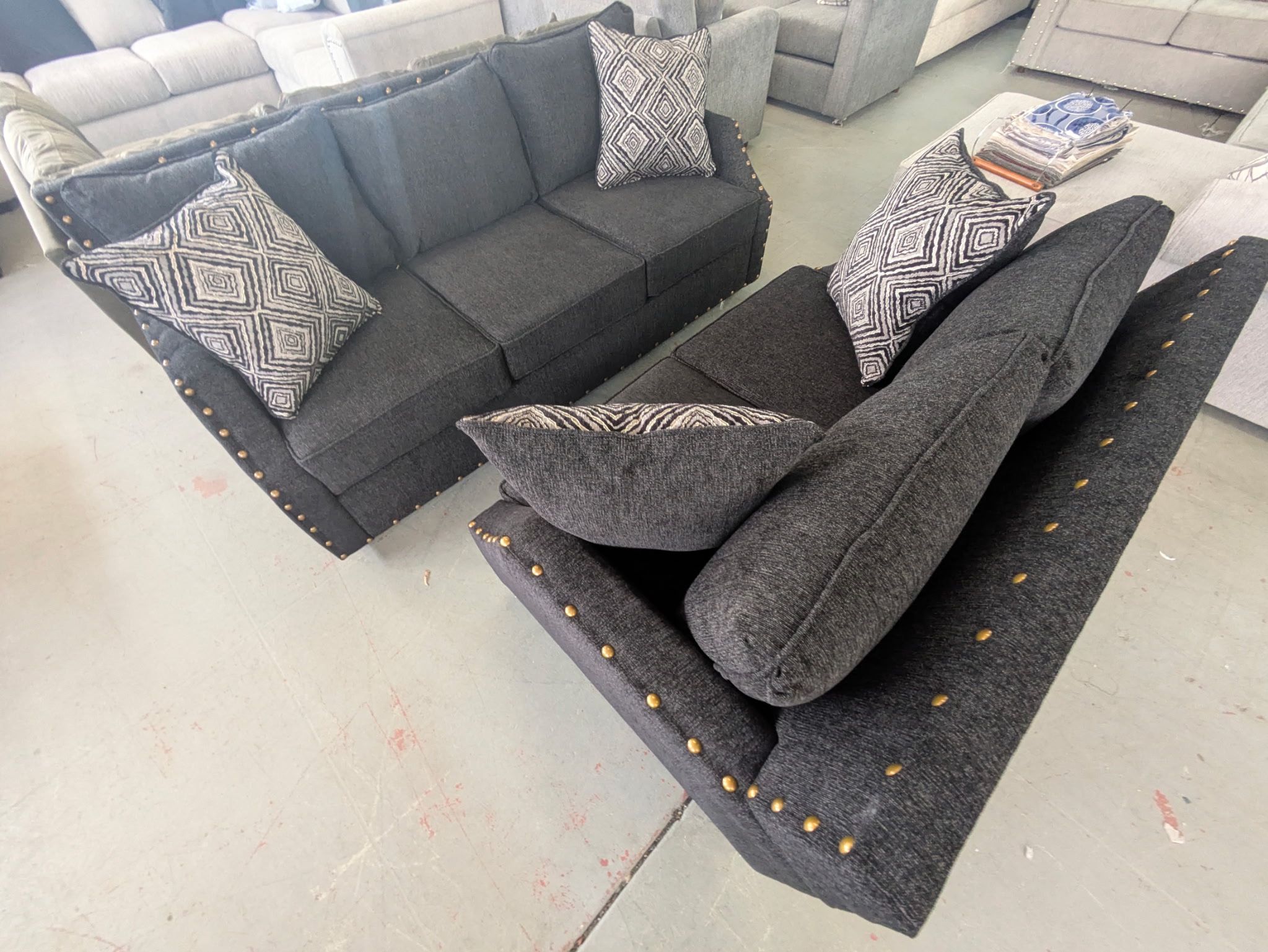 NEW SOFA & LOVESEAT BEAUTIFUL STYLE AND QUALITY