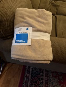 New. Room Essentials Plush Blanket. Tween  Size