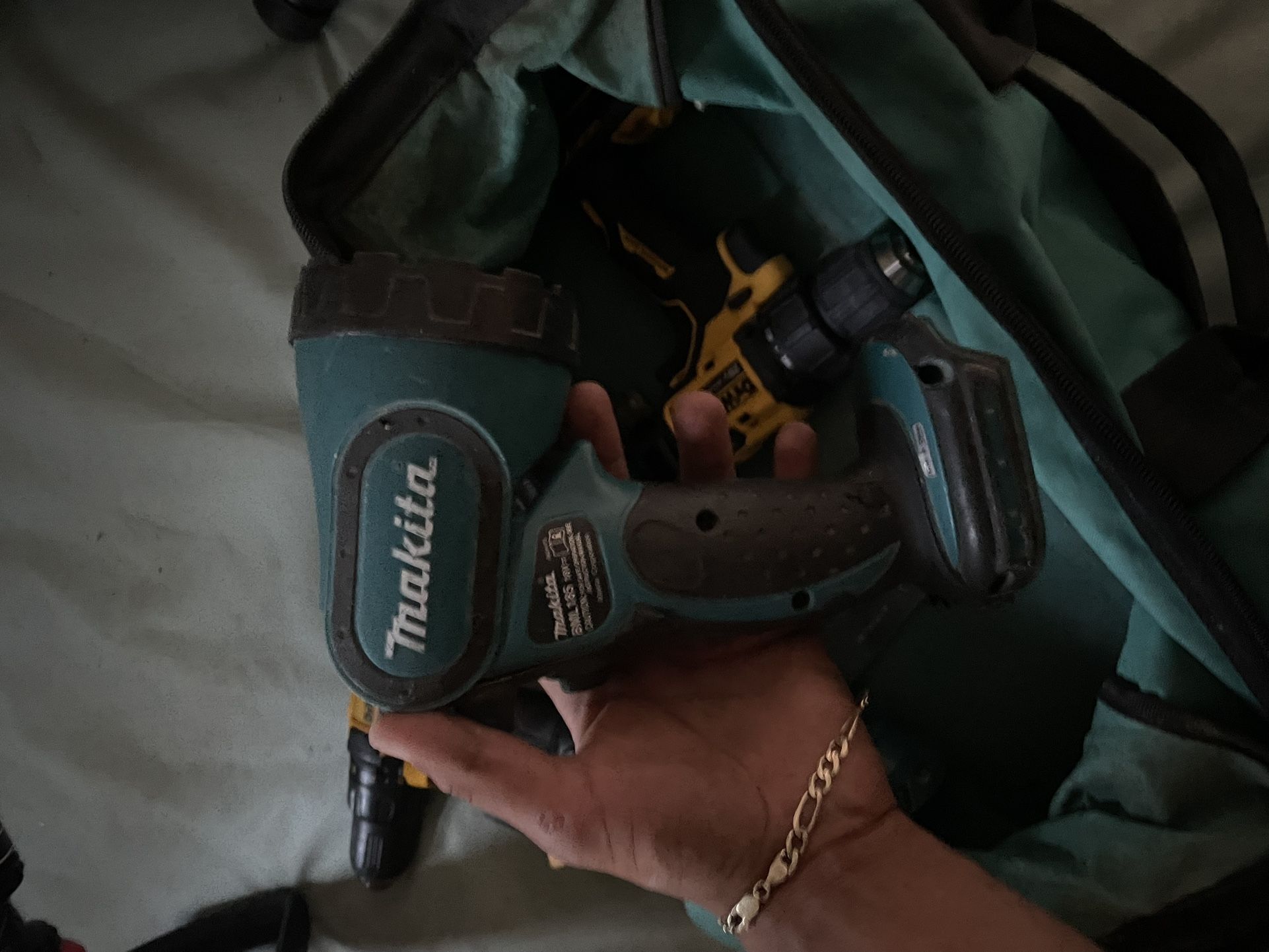18V LXT Lithium-Ion Xenon Flashlight