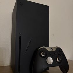 Xbox Series X with Xbox Elite Controller