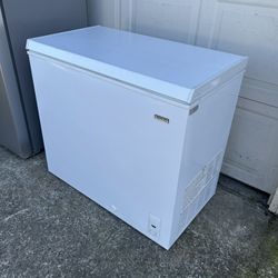 Like New Small Chest Freezer 