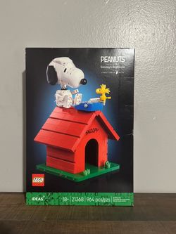 LEGO Ideas Peanuts Snoopy's Doghouse Set 21368
