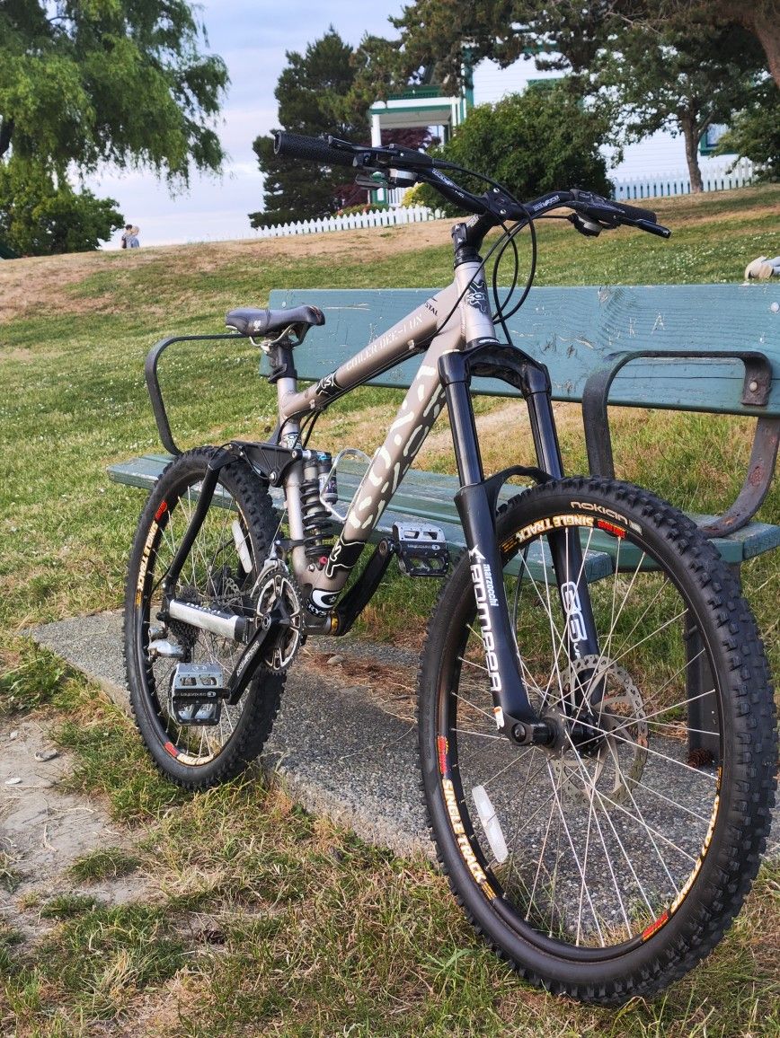 Kona Coiler Dee-Lux (D-LX) — Mountain Bike / Downhill