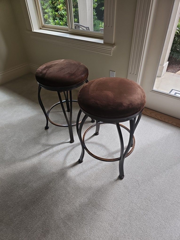 Swivel Bar Stools