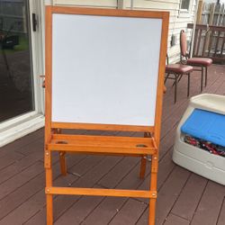 Easel 
