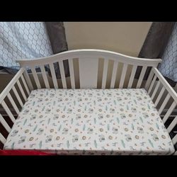 Crib with mattress and protector + side railings covers