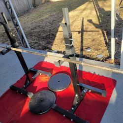  ADJUSTABLE SQUAT RACK 100LBs. 1" HOLE 6'STRAIGHT BAR.  2-50s PLATES 
11525 S HALSTED DUNKIN DONUTS/7111.S WESTERN WALGREENS 
150$   CASH ONLY. AS IS