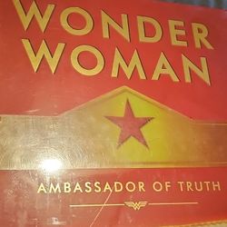 Wonder Woman Collector Book