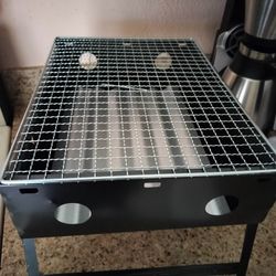 Portable BBQ Grill, Small Charcoal Grill, Collapsible Legs Small BBQ Grill