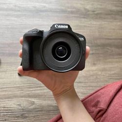 Canon R50