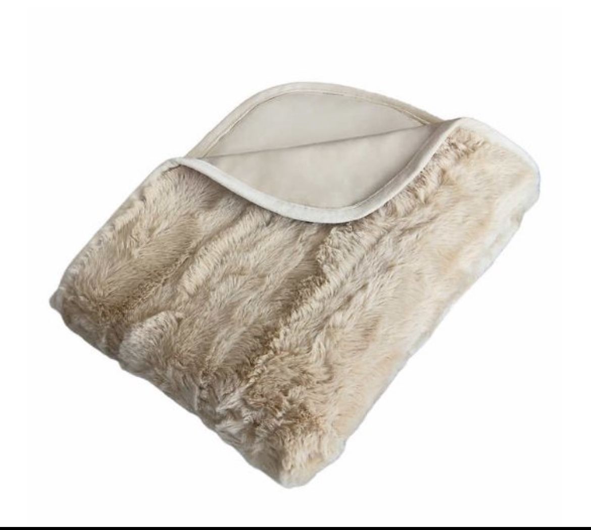 Brentwood Originals Oversized Waterproof Pet Blanket and Furniture Protector