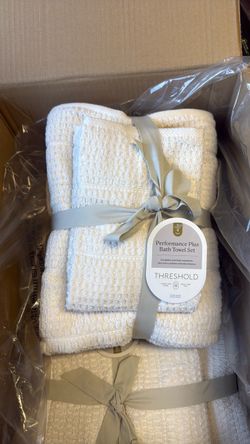 Threshold Performance Plus Bath Towel Set