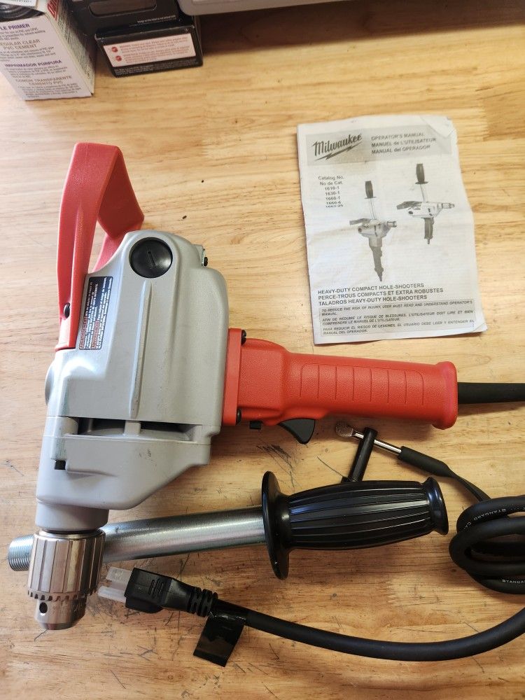 Milwaukee Heavy-Duty Compact HOLE-Shooters