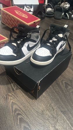 Jordan 1 mid