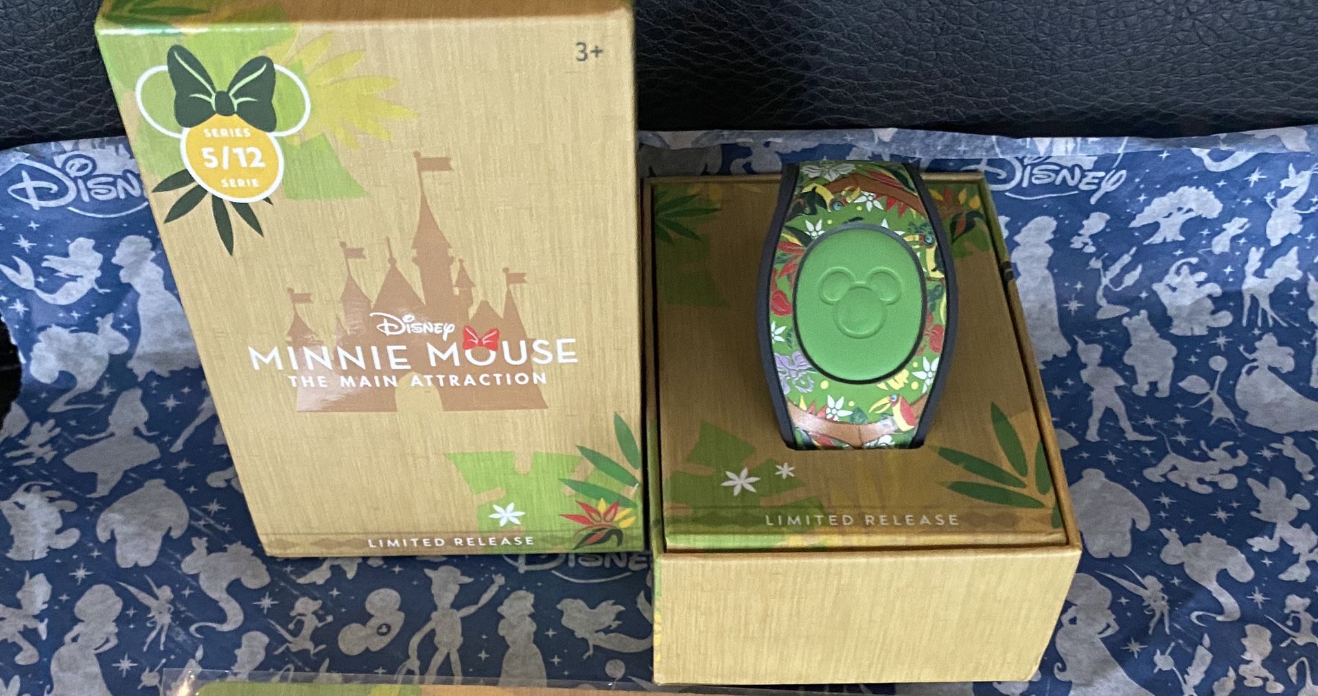 Minnie Mouse Main Attraction Tiki Magic Band