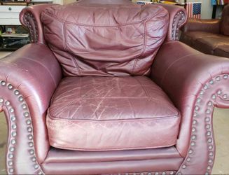 Leather sofa and loveseat