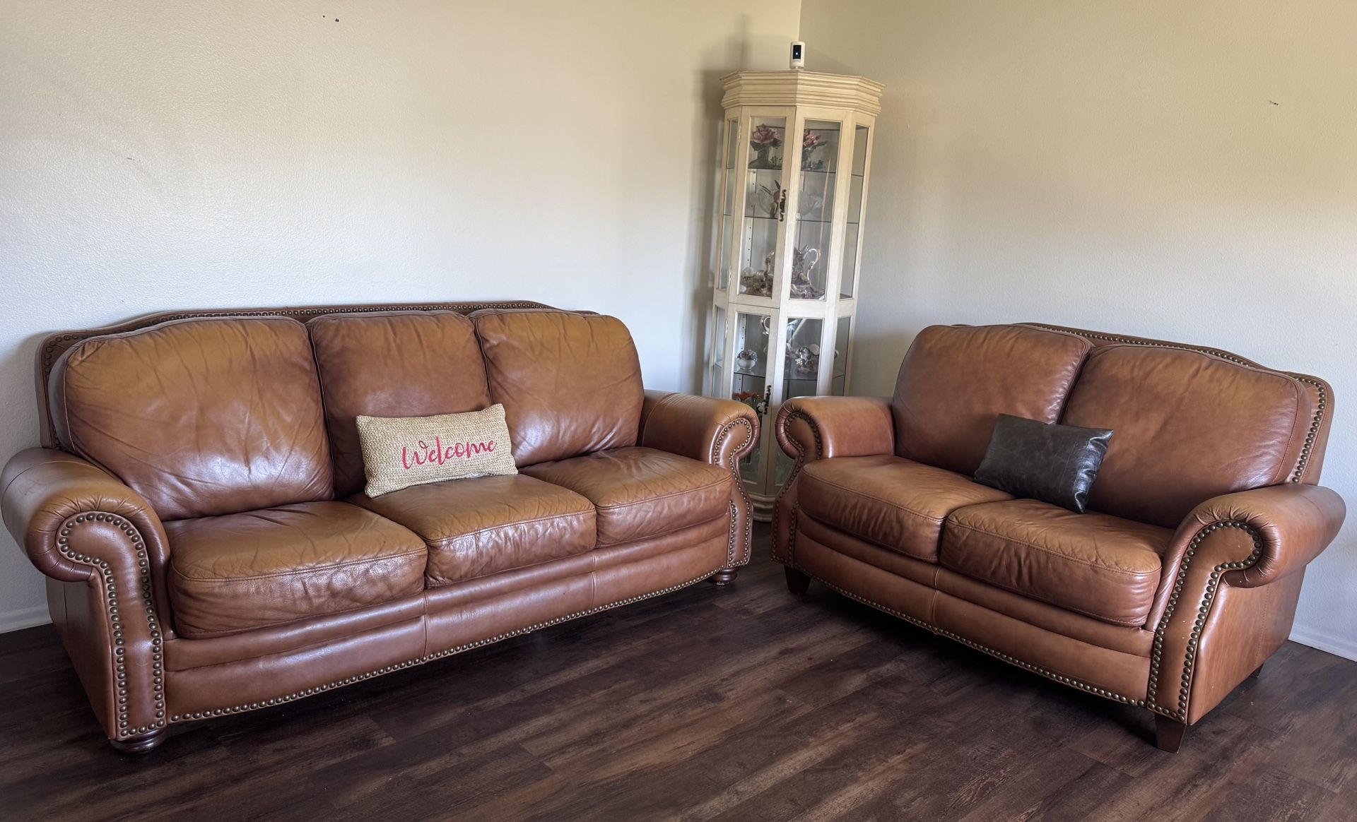 High Quality Leather Sofa and Loveseat