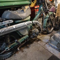 110 Cc Honda Trail Bike 8 Speed Transmission 4 Hi 4 Lol Military Version With Original Spar Fuel Tank Have Brand New Carberator