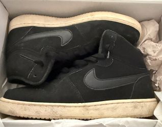 Nike shoes size 8