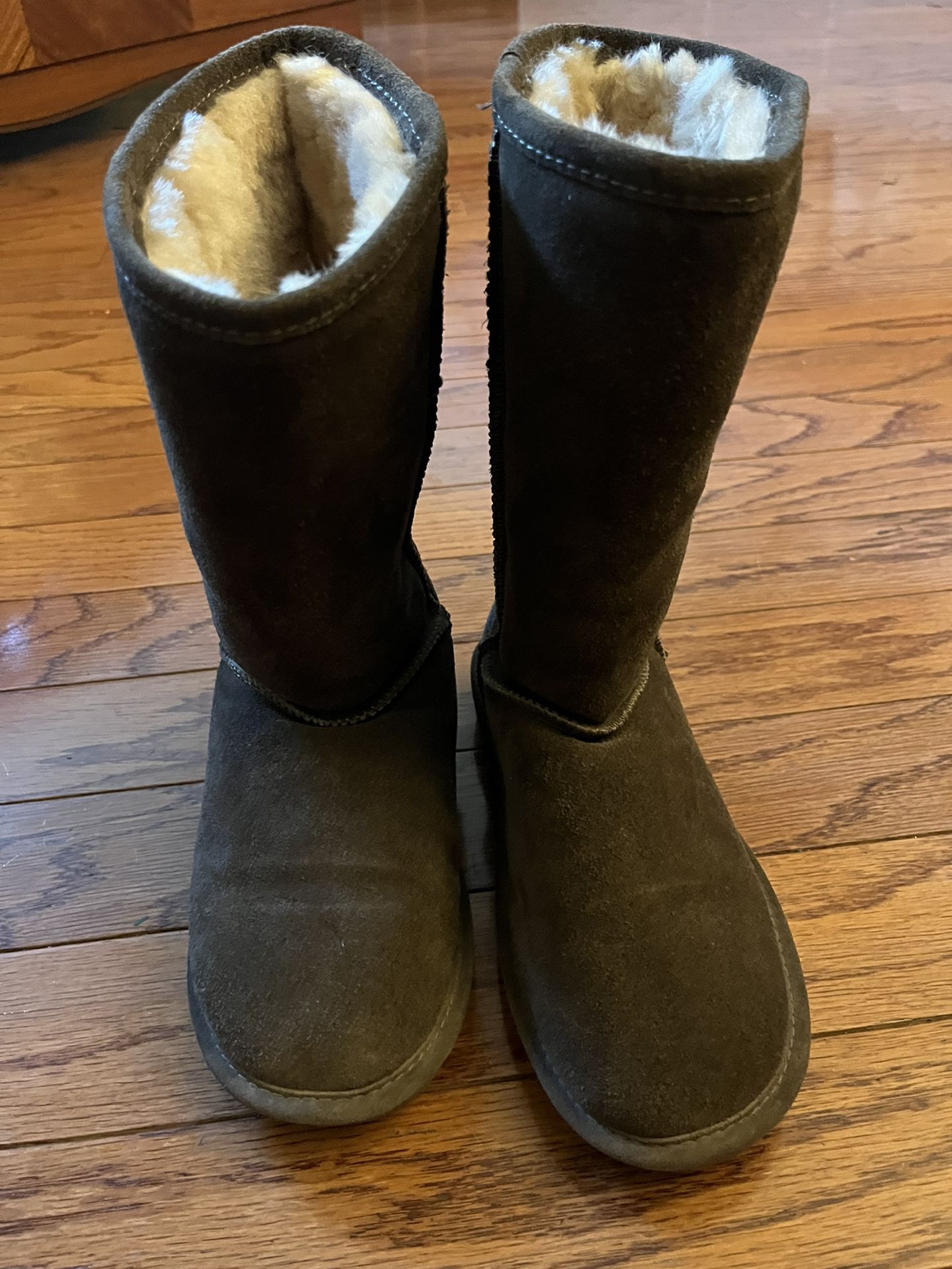 Bearpaw Chocolate Fur Lined Boots/size 7