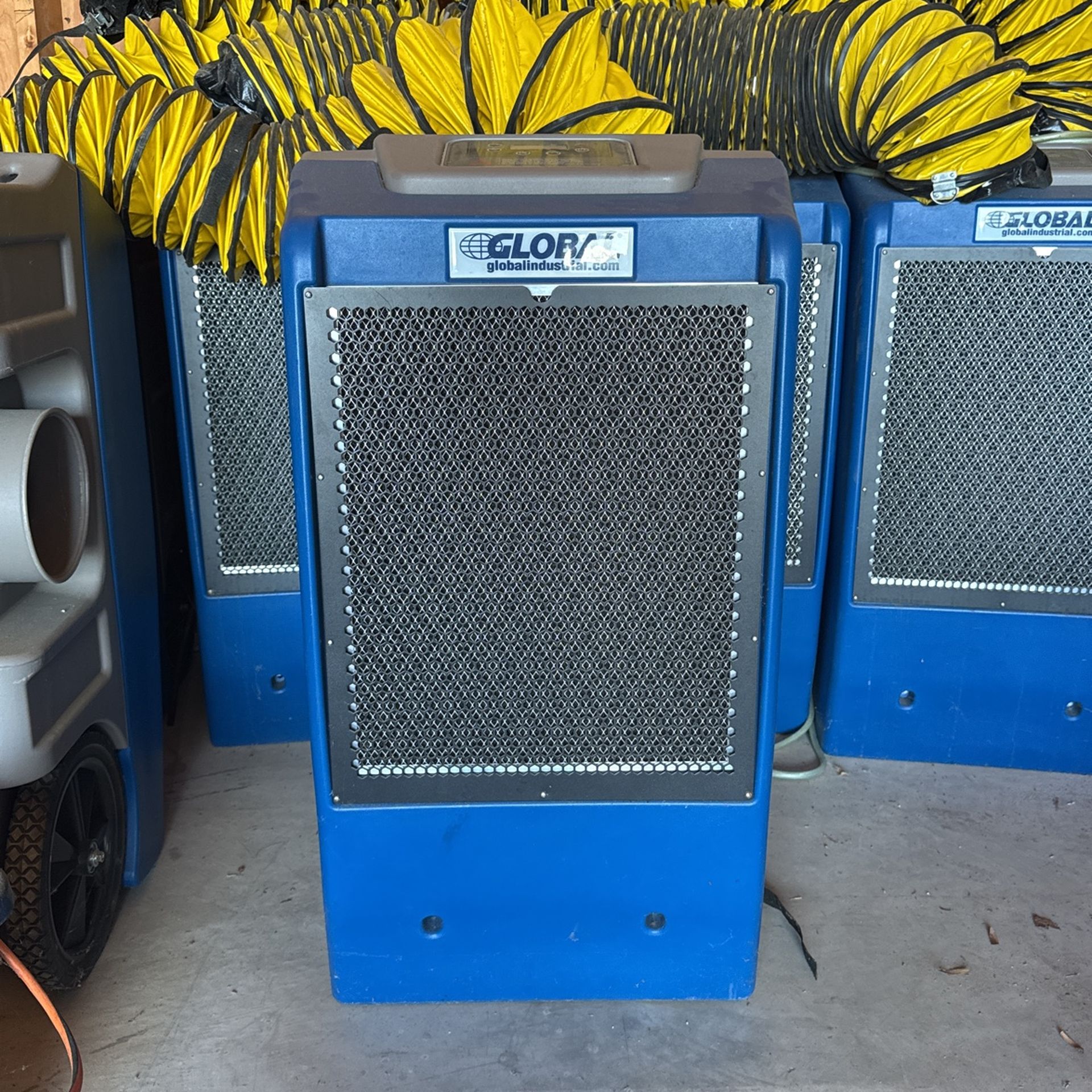 Global Industrialâ„¢ Low Grain Refrigerant Dehumidifier w/ Pump, 120V, 250 Pints