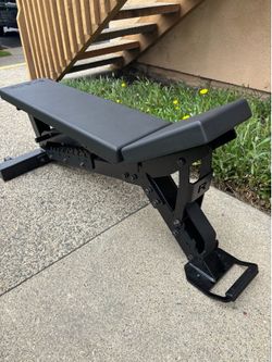 ROGUE ADJUSTABLE WEIGHTS BENCH 3.0 (like new) $550 FIRM