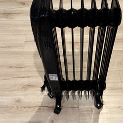 PELONIS HO17LA1B, Basic Electric Oil Filled Radiator,black space heater, 25” x 12” x 10”
