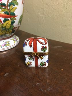 VTG Limoges Perfume Trinket Box ~ Signed