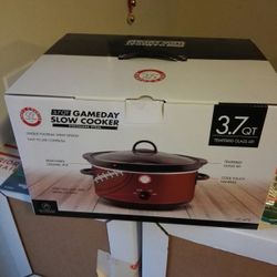 Brand new slow cooker