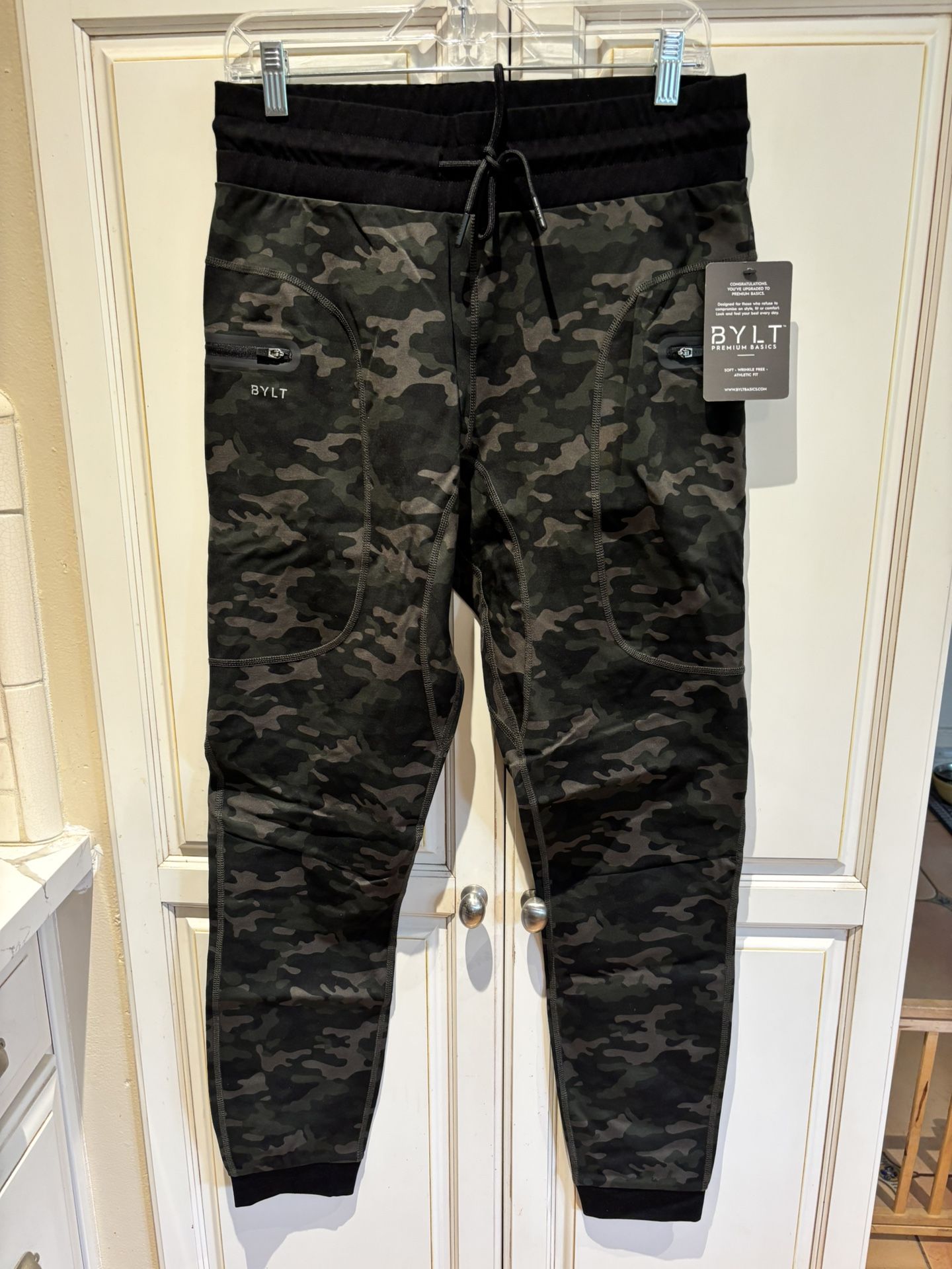 NWT BYLT camoflauge jogger pant size M