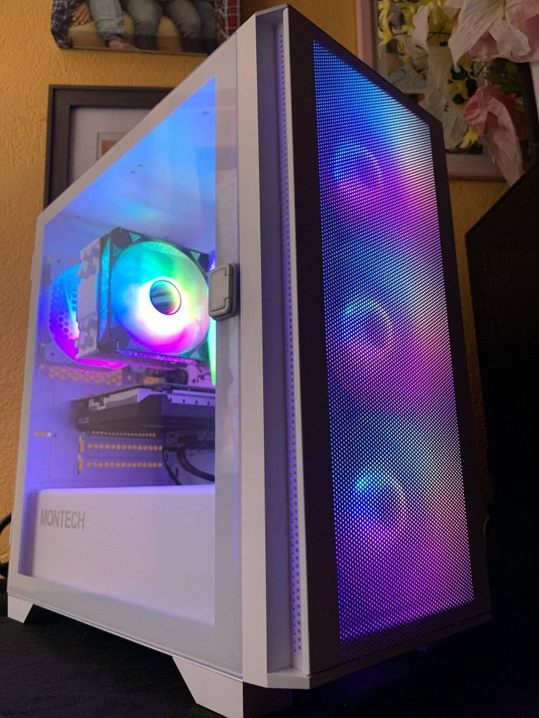 CUSTOM WHITE PERFORMANCE GAMING PC