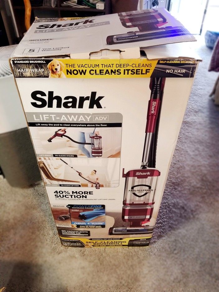 Shark Navigator Lift-Away ADV Vacuum with Self-Cleaning Brushroll