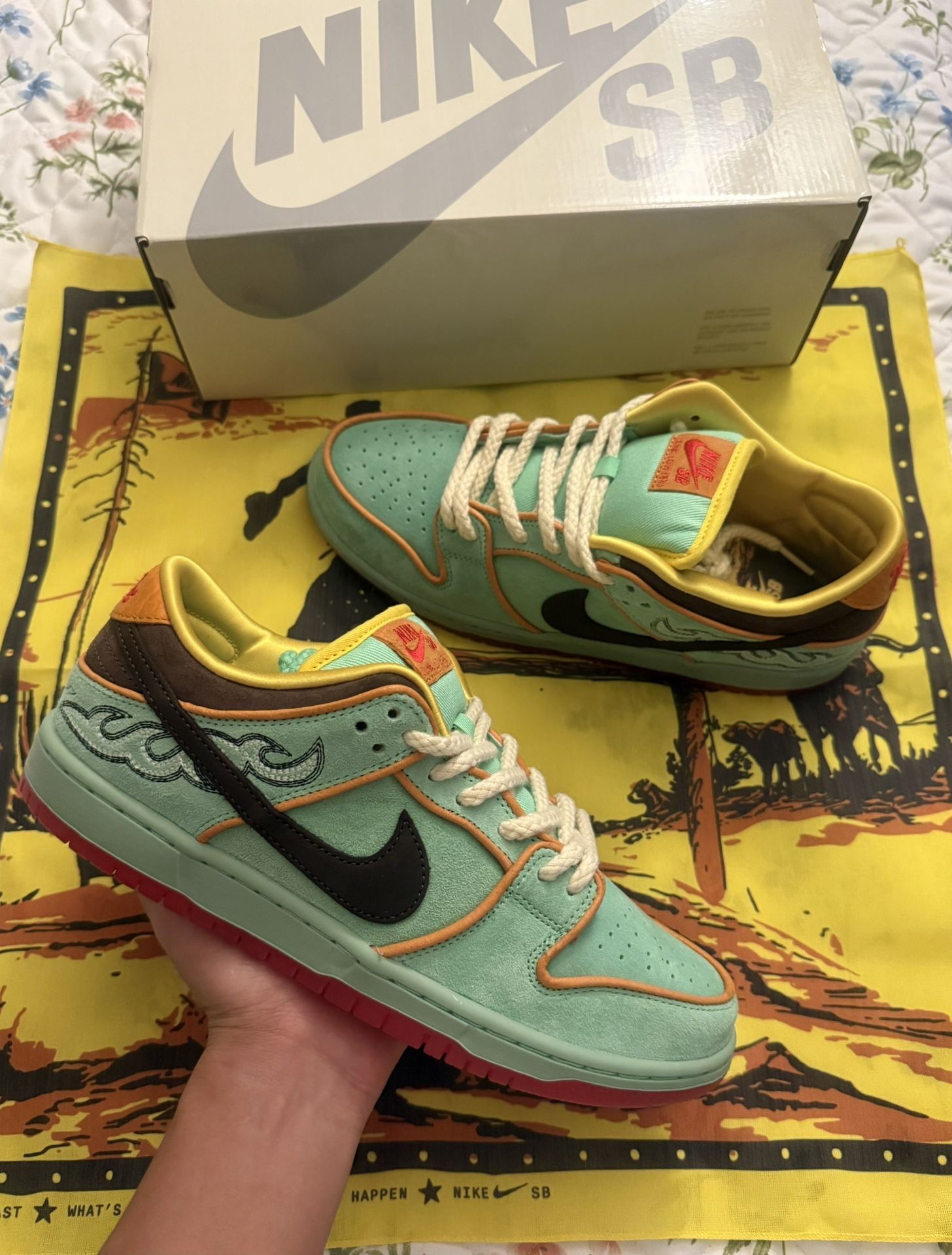 Nike SB Dunk Low "Rodeo Tourmalineā