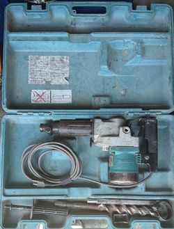 Makita Corded Rotary Hammer Drill with Case