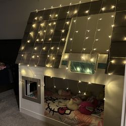 Twin Bunk Bed 