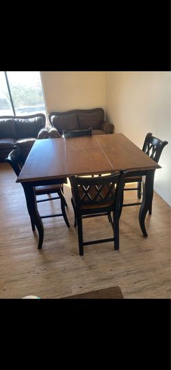 Table/chairs (pub height)